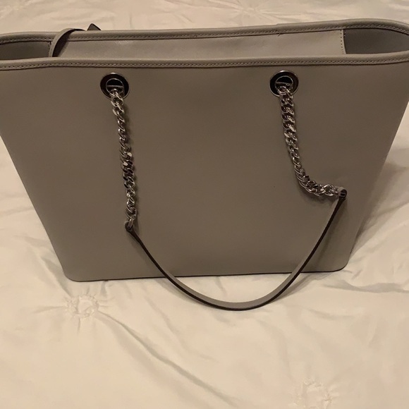 Great condition Michael Kors bag. - Picture 7 of 9